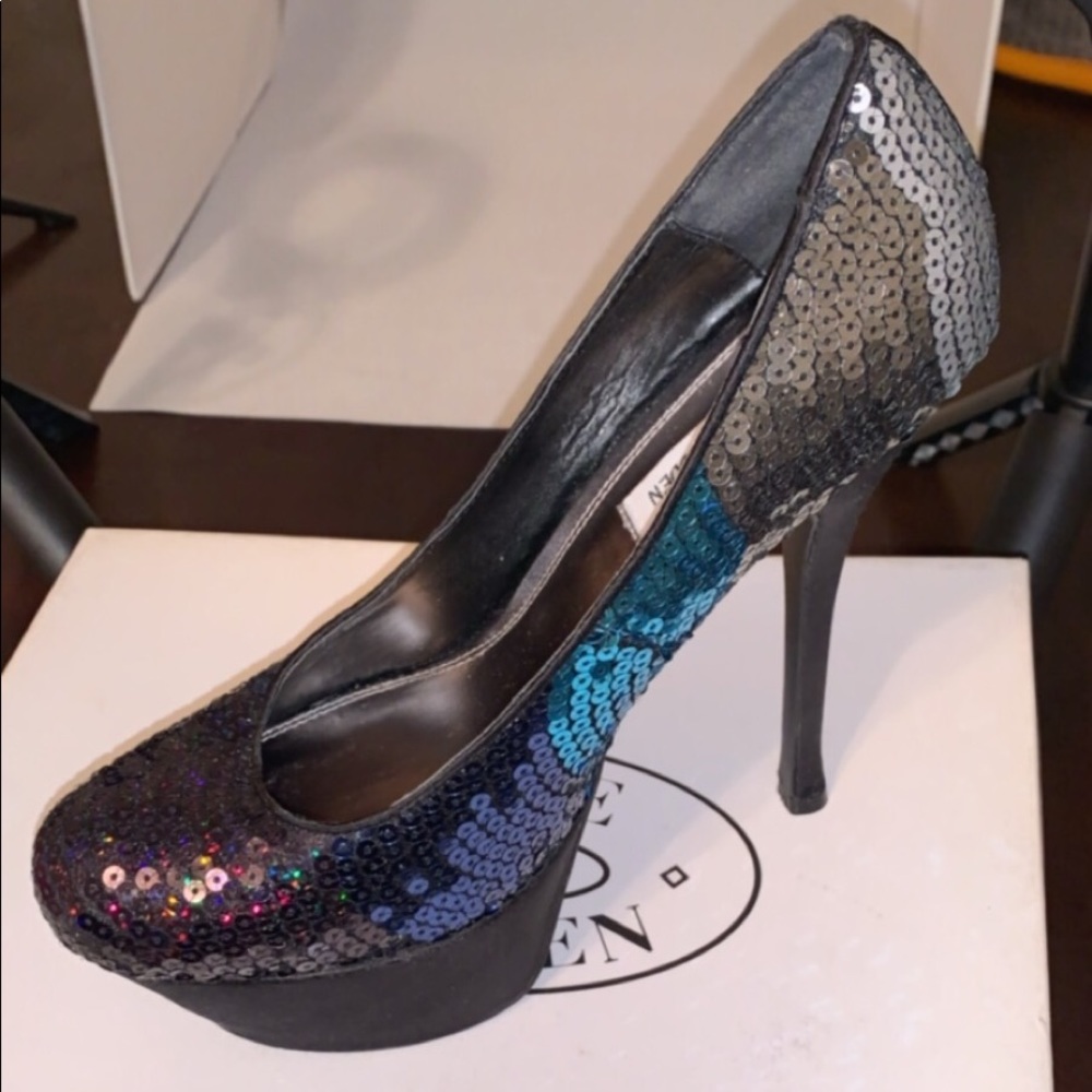 Steve Madden Platform Pumps